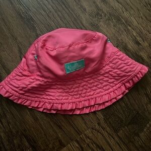 UVskinz pink parrot 3T hat, shell, 100% polyester, liner 85% polyester/15% elast